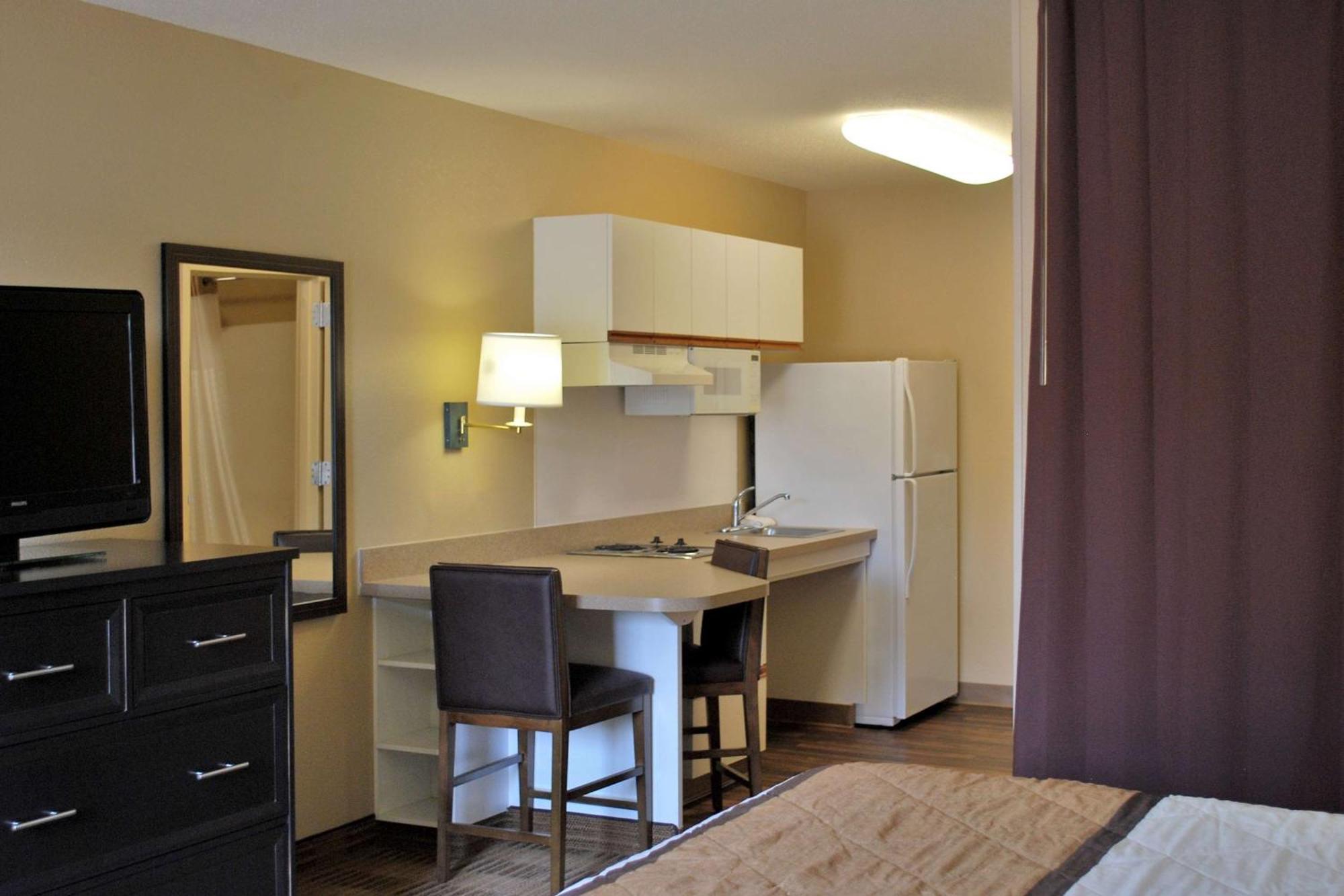 Extended Stay America Suites - Newark - Вудбрідж Екстер'єр фото