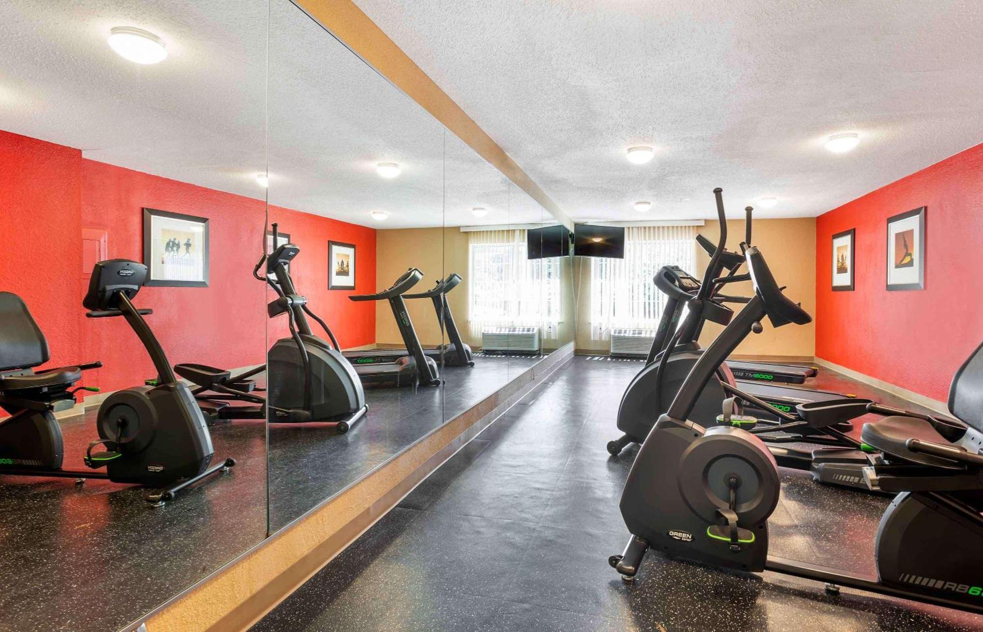 Extended Stay America Suites - Newark - Вудбрідж Екстер'єр фото