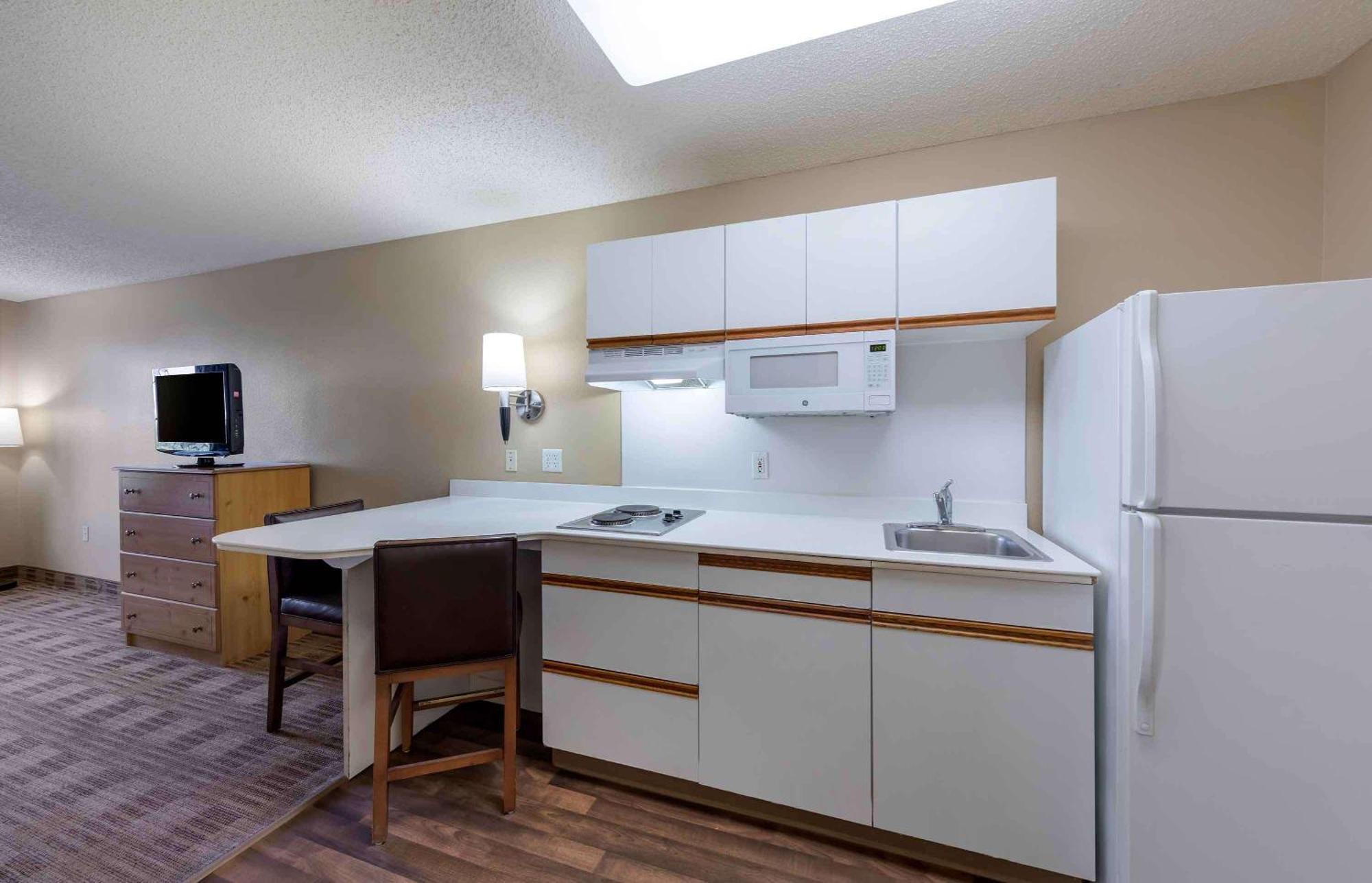 Extended Stay America Suites - Newark - Вудбрідж Екстер'єр фото