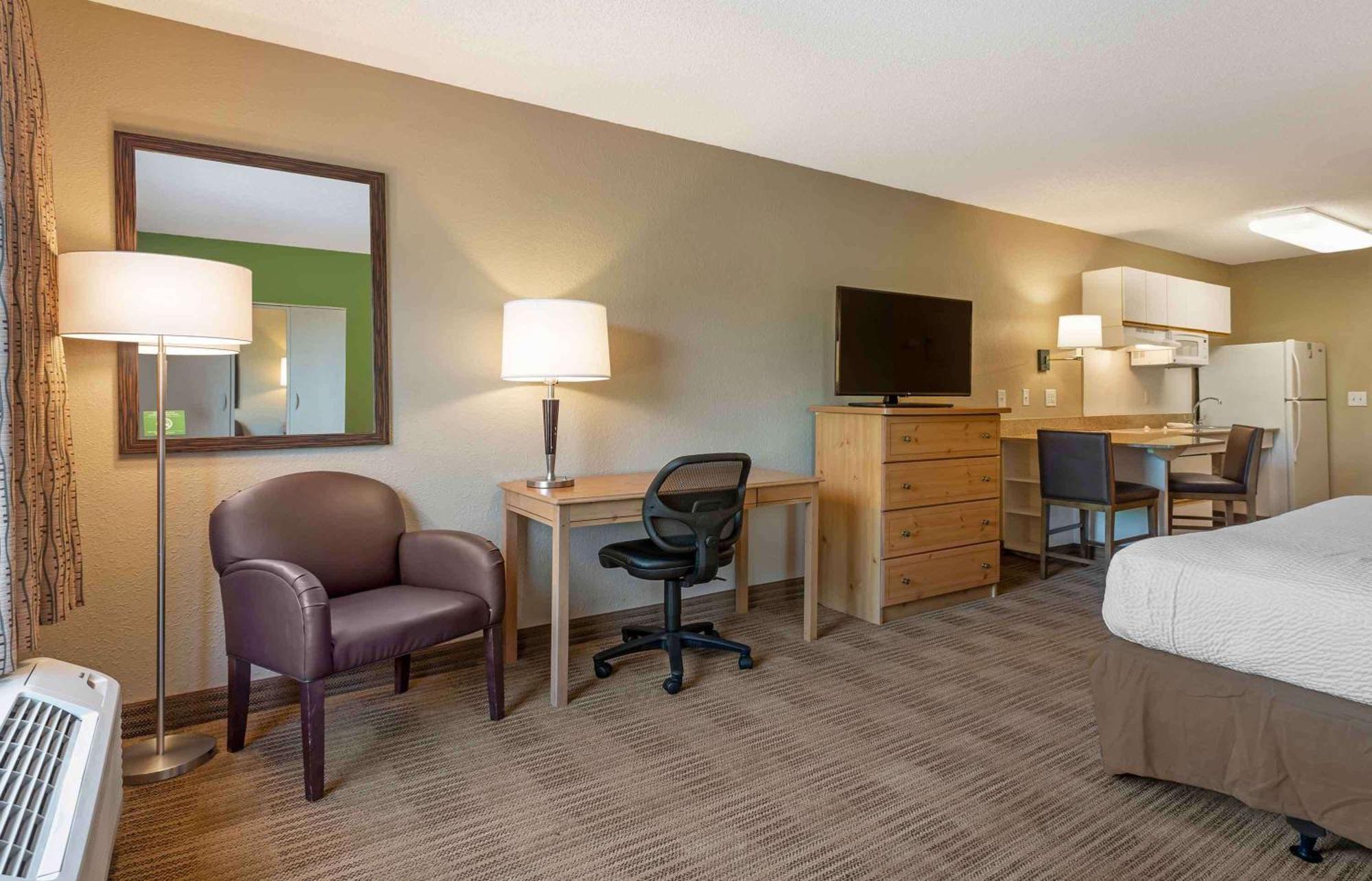 Extended Stay America Suites - Newark - Вудбрідж Екстер'єр фото