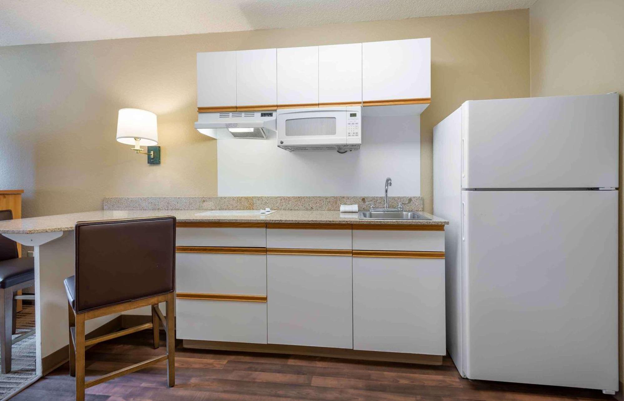 Extended Stay America Suites - Newark - Вудбрідж Екстер'єр фото